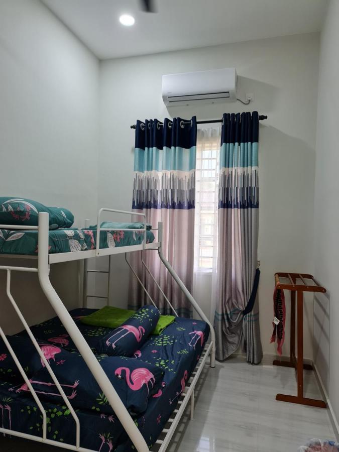 Munirah Homestay 龙运 外观 照片